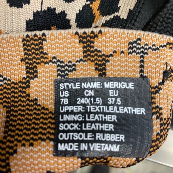 New Kate Spade-New York women’s Boots Lepard Print SZ 7 never worn rubber sole - Picture 2 of 3